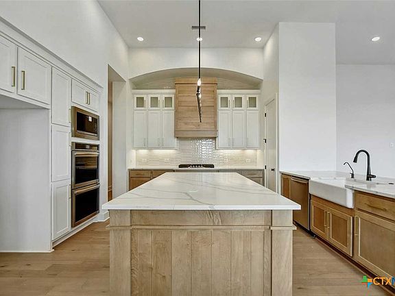 4th image of 527 Nash Way