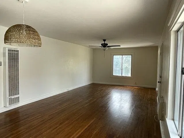 1306 Talmadge St — Photo 3