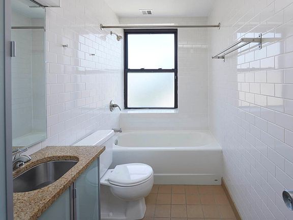 5th image of 5200 S Blackstone Ave #403