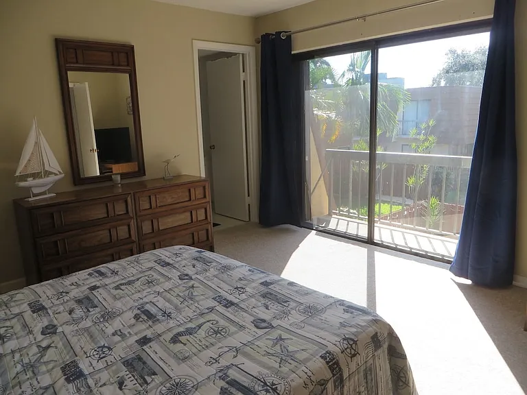 825 Center St #13C — Photo 24