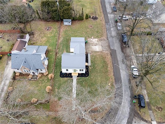 2nd image of 145 Meadowvale Ave