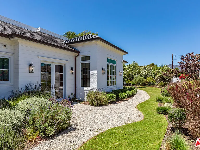6671 Dume Dr — Photo 48