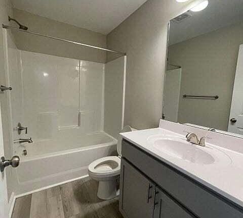 3rd image of 3905 Junipine Ct #A