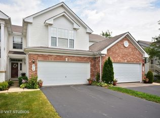 818 Stuarts Dr, Saint Charles, IL 60174