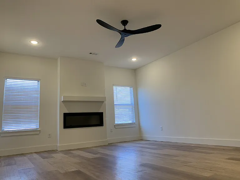 2634 SW Livingston Sq #1 — Photo 2