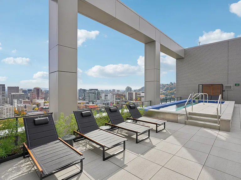 Byline Apartments — Photo 37