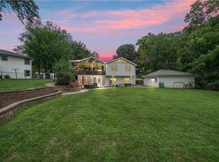 7623 W 52nd St, Overland Park, KS 66202