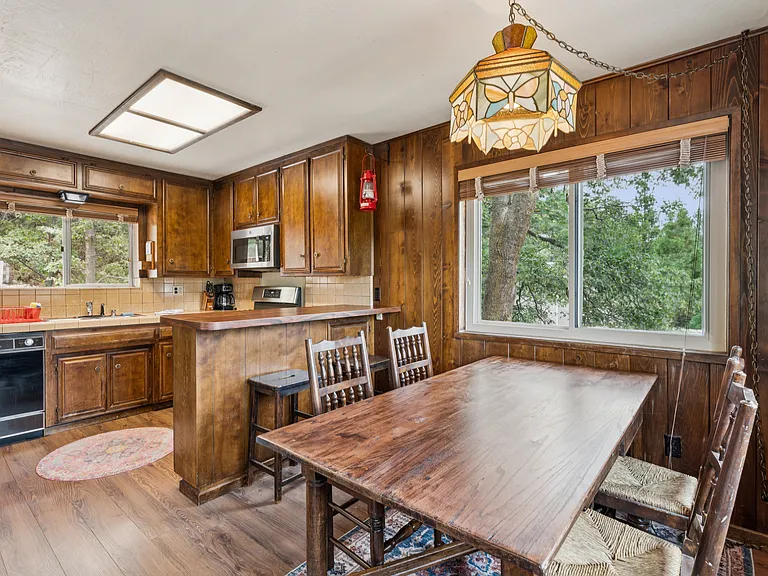 1301 Calgary Dr — Photo 11