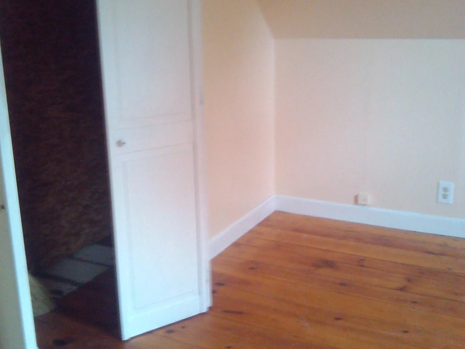 3 bed, 1000 sqft, $2,850 — Photo 3