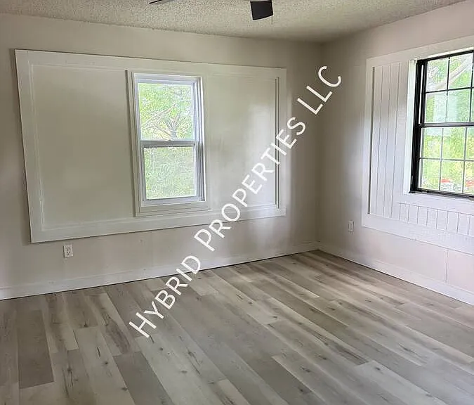 146 N Birmingham Pl — Photo 3
