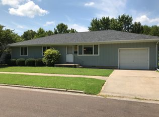 410 N 3rd St, Iola, KS 66749