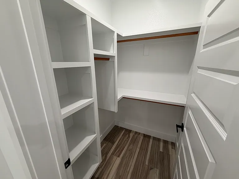 906 N Sang Ave — Photo 30