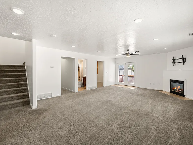 609 E Wilmington Ave — Photo 15