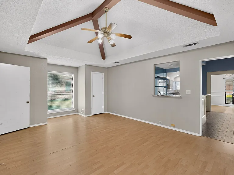 1207 Mistywood Ln — Photo 12