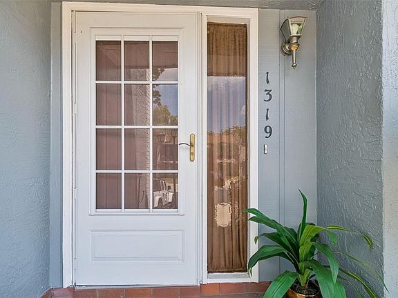3rd image of 1319 ABBEY CRESCENT LANE