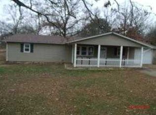 18 Ole Dirt Rd, Bourbon, MO 65441