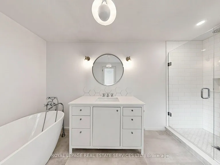 255 Oakwood Cres — Photo 21
