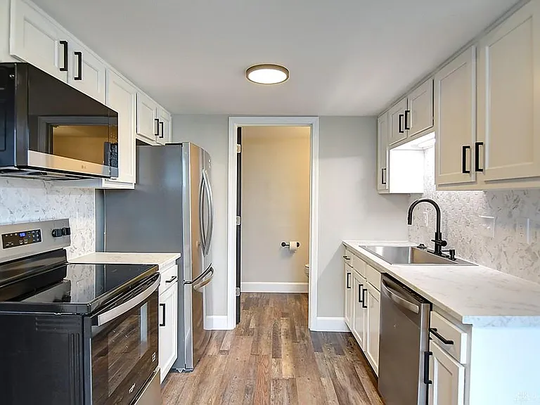 306 Chadwick Pl — Photo 10