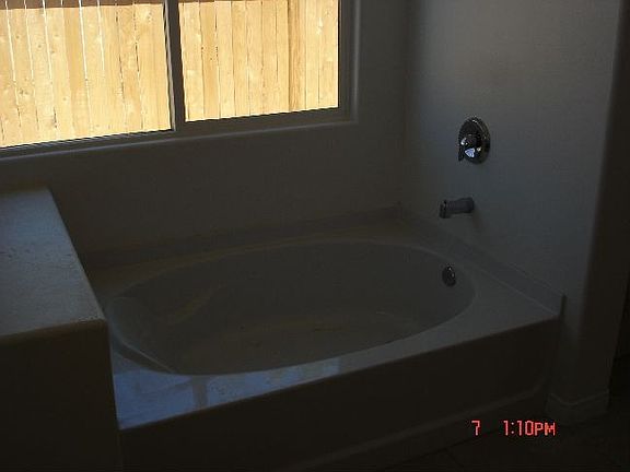 master bath tub