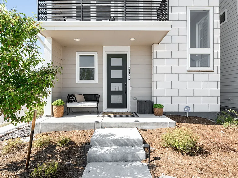 5125 Queen Ct — Photo 3