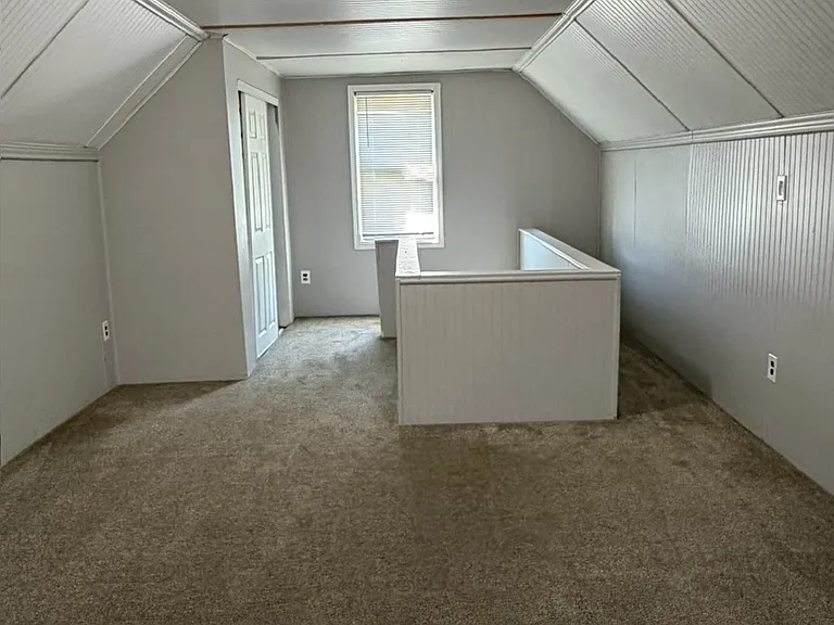 20451 Wexford St — Photo 9