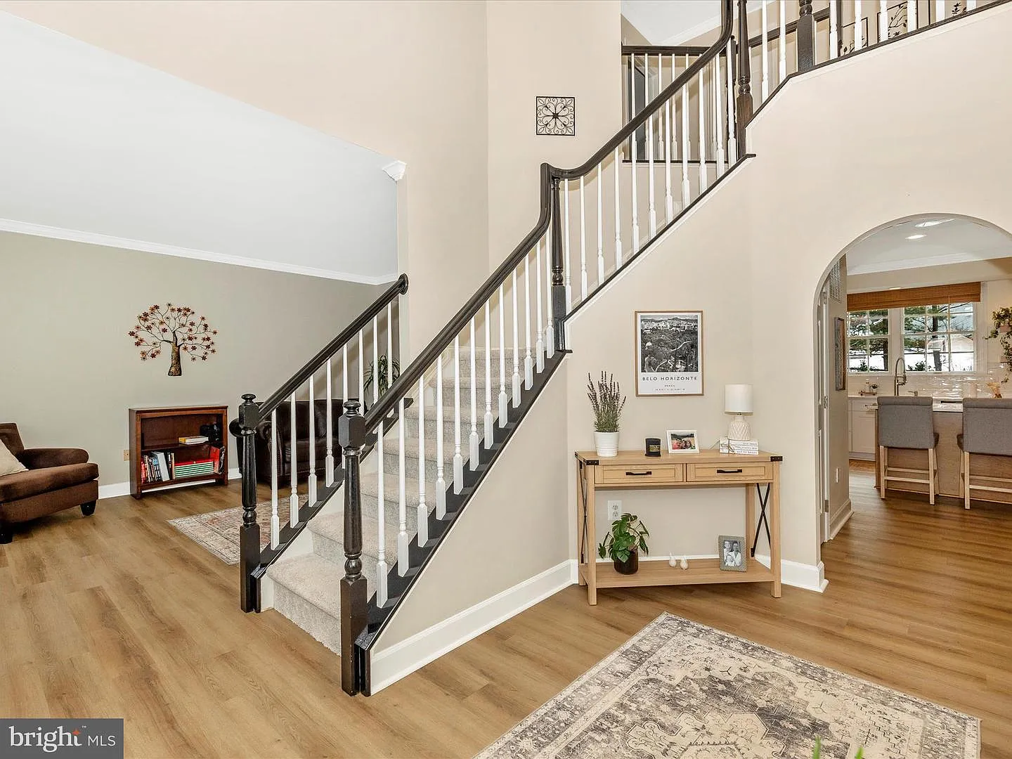 4 bed, 4694 sqft, $3,500 — Photo 2