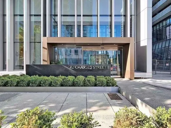 42 Charles St E, Toronto, ON