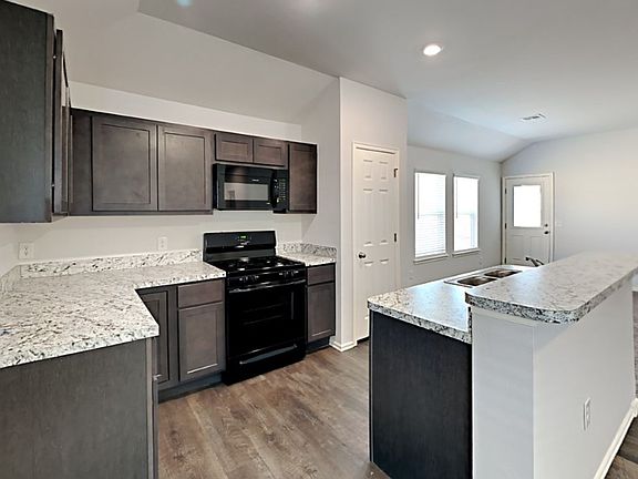 5th image of 9404 Bexhill Dr