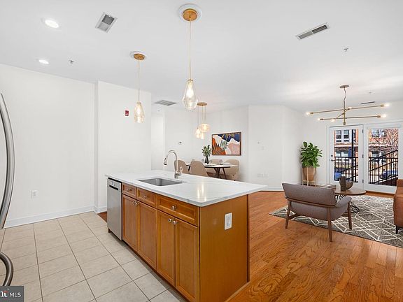 3rd image of 181 E Reed Ave