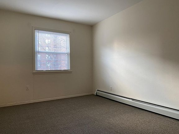 5th image of 2548 Parsons Blvd #3