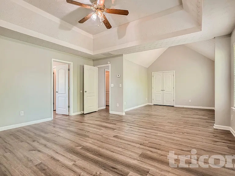 552 Howell Dr — Photo 15