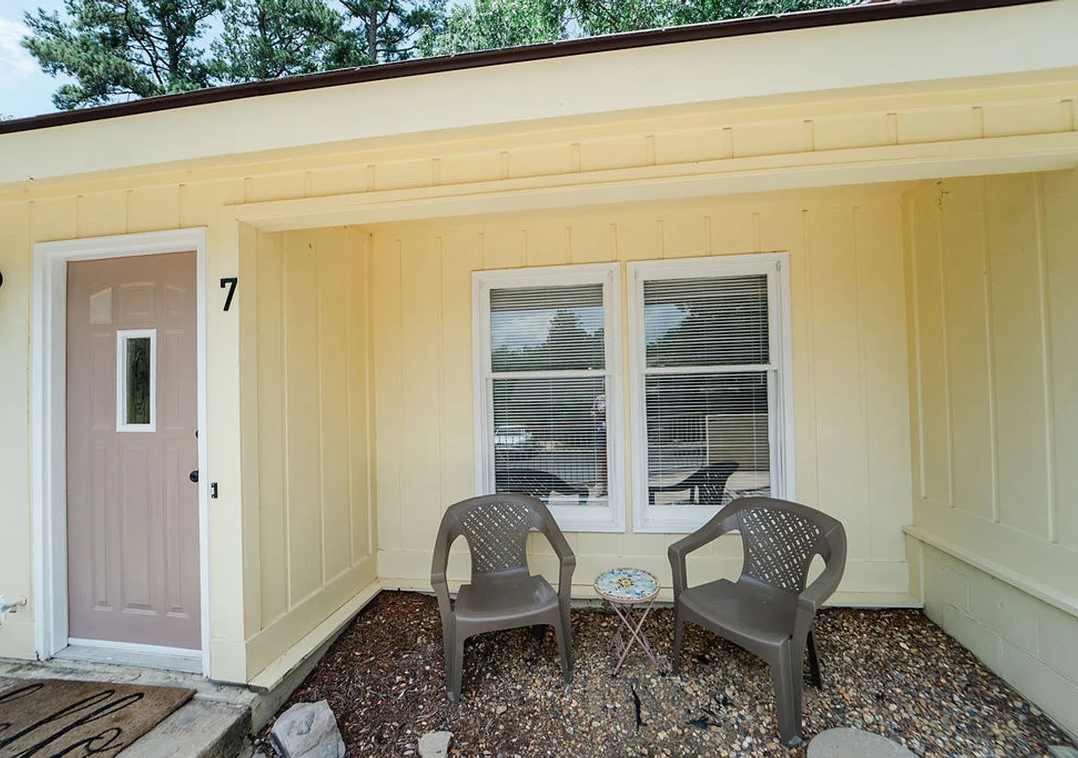 3 bedrooms and 2 full bathrooms — Photo 1