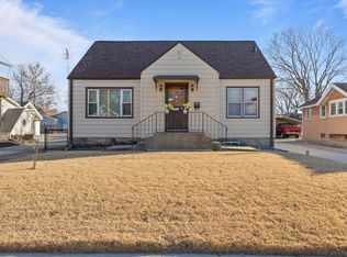 2433 E Walnut St, Des Moines, IA 50317