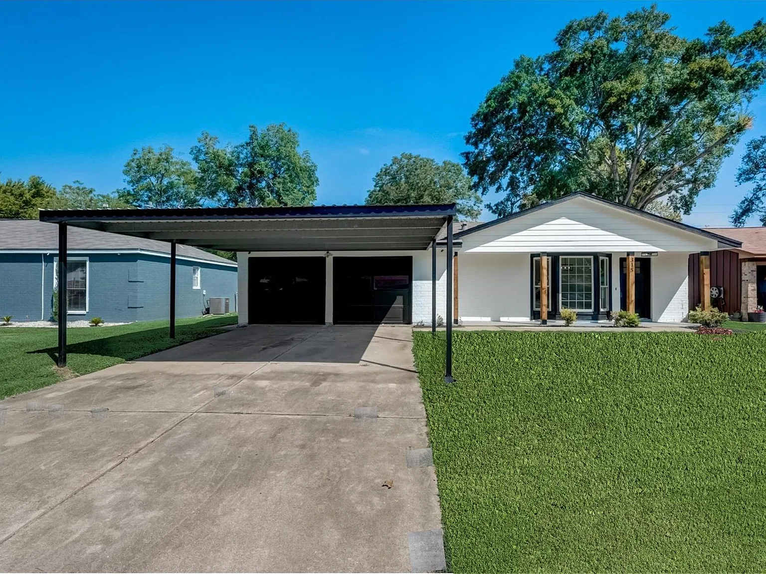 3 bed, 2.0 bath, 1978 sqft, $1,850 — Photo 2