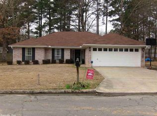 806 Green Oak Ln, White Hall, AR 71602