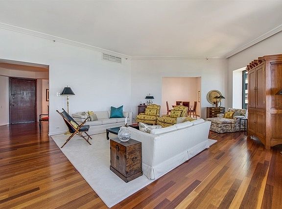 4th image of 950 N Michigan Ave #44C