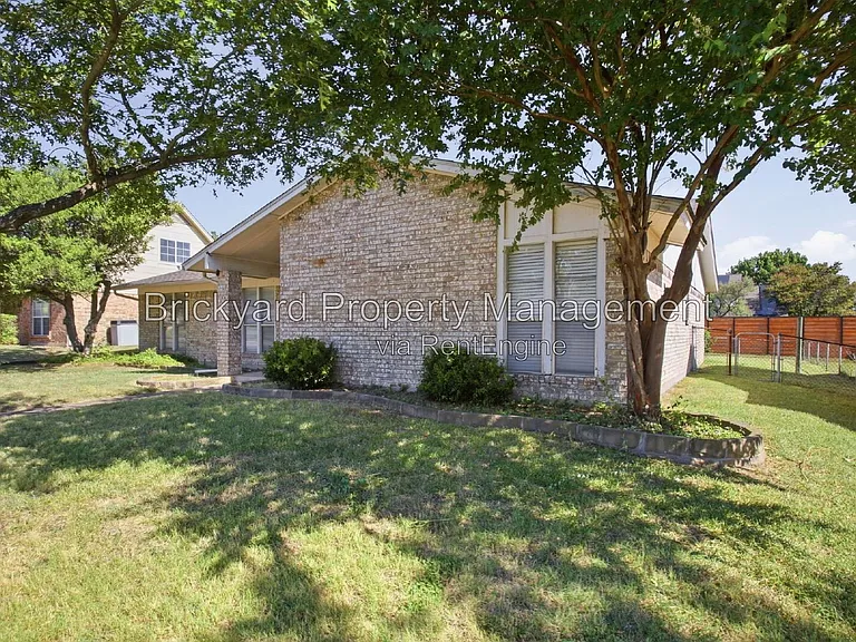 2007 Berkner Dr — Photo 3