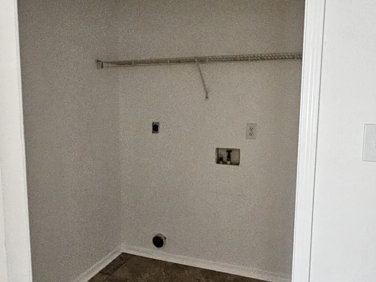 10125 Fournier Ave #B — Photo 8