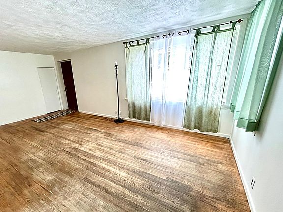 3rd image of 19675 S Oakley Rd