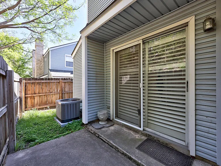 6821 Old Quarry Ln — Photo 26