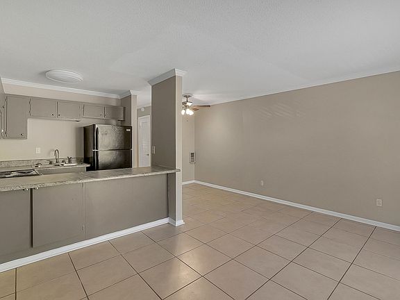 5th image of 2925 Clairmont Ave S APT H