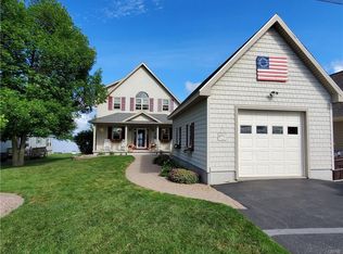 416 Ontario St, Sackets Harbor, NY 13685