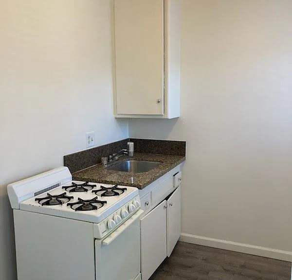 320 W Artesia St #16 — Photo 5