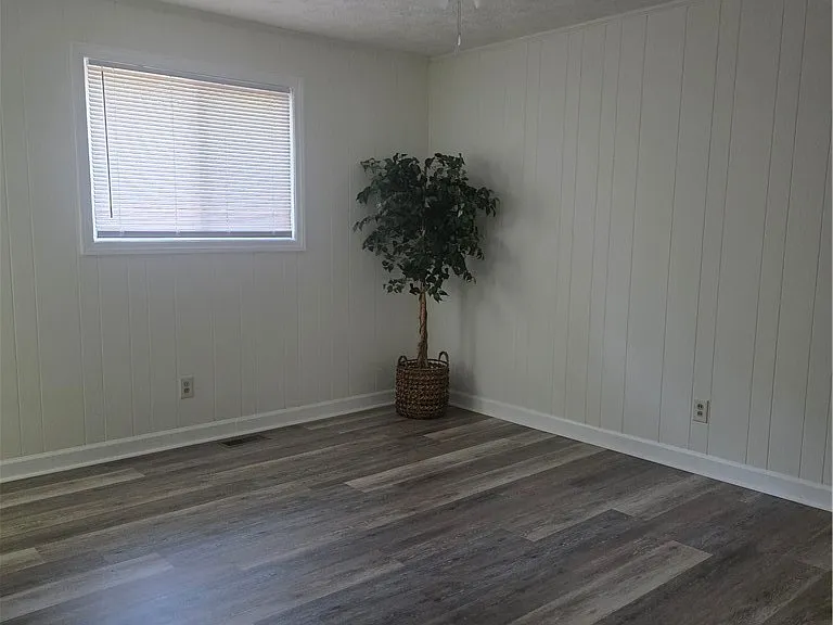 1125 Oakwood St — Photo 11