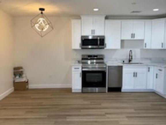 4th image of 8655 N Loop Blvd #B
