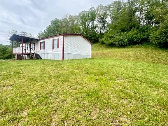3rd image of 158 Summit Ln
