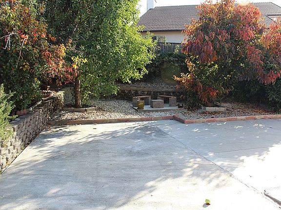 4th image of 187 Goldenrod Dr