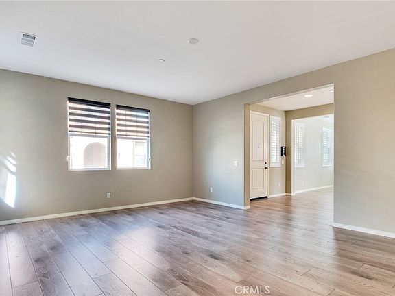 3rd image of 4959 Camarillo Ln