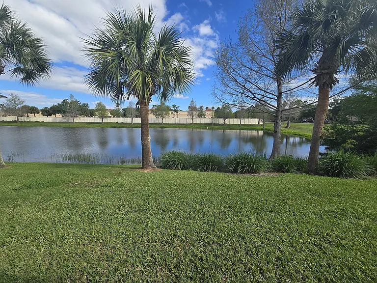204 SW Coconut Key Way — Photo 9