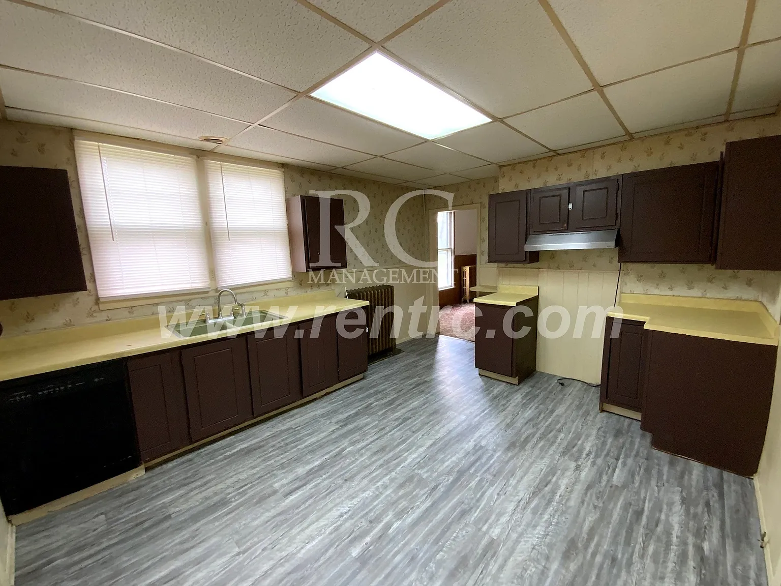 3 bed, 1150 sqft, $950 — Photo 3
